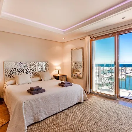 Puerto Banus First Line With Sea And Marina Views 马尔韦利亚